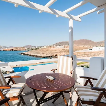 Waterfront With Breathtaking Views 3 Villa