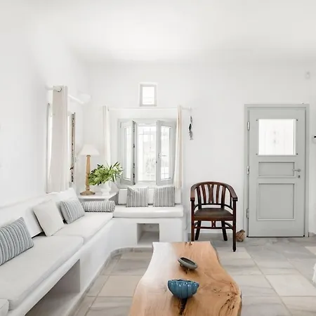 Villa Waterfront With Breathtaking Views 3 *