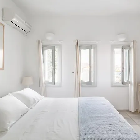 Waterfront With Breathtaking Views 3