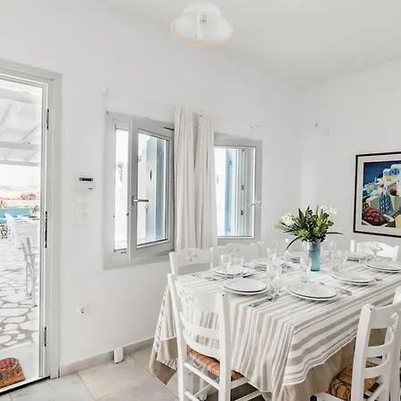 Waterfront With Breathtaking Views 3 *