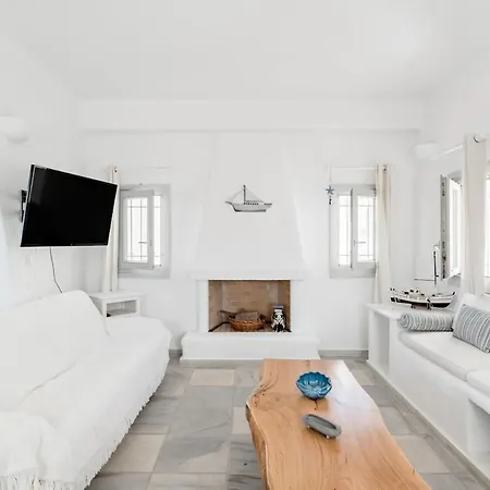Waterfront With Breathtaking Views 3 Villa